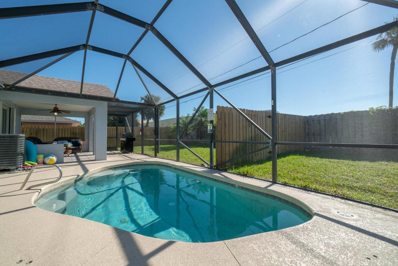 Serene Seaside Retreat - Dog Friendly - 2Br Townhouse With Shared Heated Pool Steps To Paradise Beach! Мелбърн Екстериор снимка